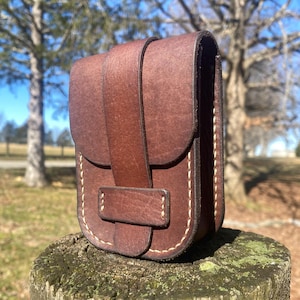 Handgefertigte Ledertasche mit Gürtelschlaufe - Handgenäht
