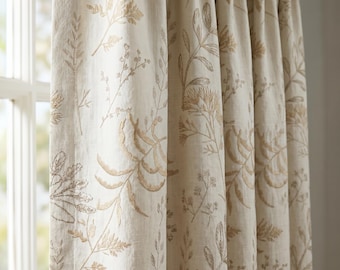 Cortinas beige con bordados botánicos, cortinas de algodón y lino con certificación OEKO-TEX, paneles de ventana personalizados con estampado floral neutro.