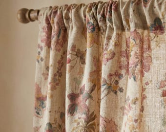 Cortinas de lino con estampado floral vintage • Cortinas estilo casa de campo francesa • Tratamiento de ventanas botánico en tonos óxido y verde a medida • Decoración cottagecore