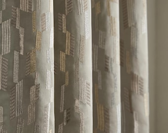 Cortinas bordadas de terciopelo gris topo, cortinas geométricas de terciopelo de lujo, paneles de cortina a medida, cortinas de ventana con bordado plateado champán.