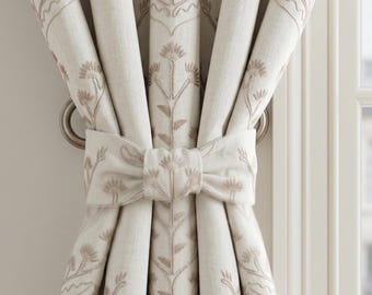 Cortinas neutras con bordado floral, cortinas de lino y algodón OEKO-TEX color beige, paneles de ventana personalizados con diseño botánico en color topo.