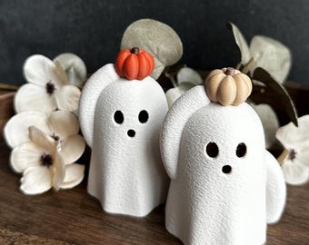 Halloween Ghost with Pumpkin – Cute Ghost Decoration, 3D Printed in PLA, Autumn Decoration, LED Tealight Holder, Spooky Decoration, Halloween Figure