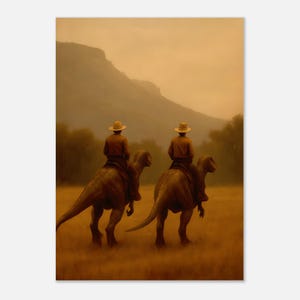 Stampa artistica di dinosauri cowboy - Scena western surreale con cavalieri. Poster su carta opaca premium.