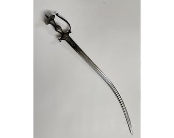 Espada antigua vintage de curva ligera, espadas, sable, cuchillos, machete, katana, medieval, rara, antigua, vaina, coleccionable, kukri.
