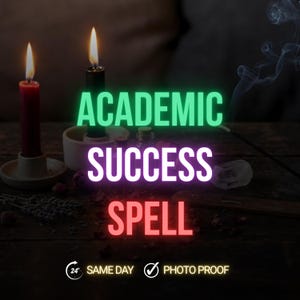 Puede incluir: Imagen oscura con una vela roja y otra verde encendidas. Las palabras "ACADEMIC SUCCESS SPELL" están en neón. Un pequeño cuenco blanco, botellas e incienso completan la escena.