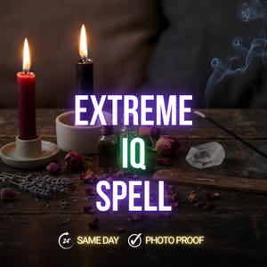 Könnte beinhalten: Eine rote und eine schwarze Kerze in Haltern, eine kleine Glasflasche, ein klarer Kristall, getrocknete Rosenblätter, Lavendelzweige und ein Räucherstäbchen mit Rauch. Der Text EXTREME IQ SPELL, 24H SAME DAY und PHOTO PROOF ist sichtbar.