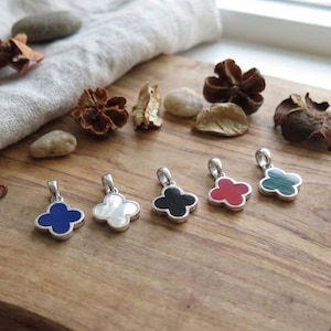 4 Leaf Lucky Clover Pendant with 18 Inch Chain –  Hand-poured resin enamel, 925 Silver Necklace, Charm Minimalist, Bracelet 6.5-7.5 Inch