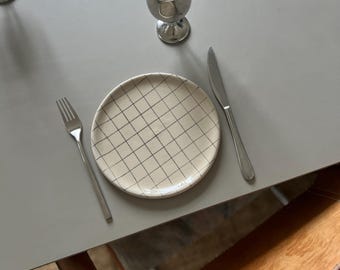 Piatto in ceramica fatto a mano 21 cm – Piatto a bolle a scacchi | Piatto piccolo da portata | Piatto da colazione | Ceramica unica