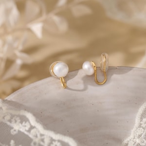 Freshwater Pearl Clip on Earrings, Minimalist Gold Pearl Earrings, None Pierced Earrings, Classic Everyday Earrings, Bridesmaid Gift for Her image 3