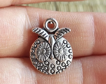 シルバーメッキ フクロウチャーム、フクロウネックレス、フクロウ