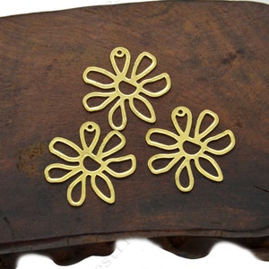 Raw Brass flower Shaped Charm,flower charm, flower charm,Geometry Charm,Jewelry Making,Diy Materia,Earring Connector,earrings findings