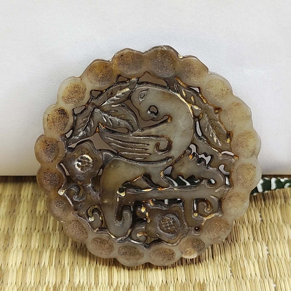 翡翠製 鳥と花の彫刻 約30cm 翡翠製 鳥と花の彫刻 約30cm