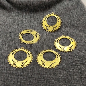Raw Brass Flower Filigree Charms - Raw Brass flower Earring Components, flower Charm Filigree Findings,Earring Findings - Jewelry Supplies
