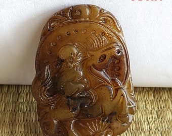 【匿名】翡翠 馬 彫刻 チャーム ペンダントトップ お守り 干支 3D彫刻の翡翠馬ペンダント：神話のお守りチャーム - Etsy 日本