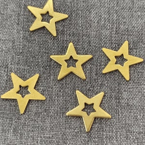 10 Stück Roh Messing fünfzackigen Stern Anhänger Stecker, Roh Messing fünfzackigen Stern Anhänger Stecker Charme Zubehör, Ohrring Zubehör