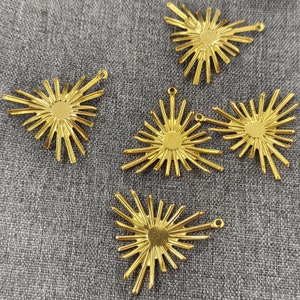 Raw Brass Sun Charms - Raw Brass Brass Sun Radial Earring Components,Sun Charm Filigree Findings,Earring Findings - Jewelry Supplies