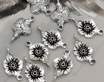 Colgantes florales plateados, conectores metálicos (12 x 22 mm)