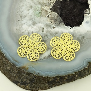 Raw Brass Flower Filigree Charms - Raw Brass flower Earring Components, flower Charm Filigree Findings,Earring Findings - Jewelry Supplies