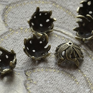 10pcs of Big Bead Caps flower Shape Antique bronze Tone,beadcap findings,beads,findings beads