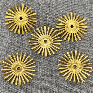 Raw Brass Sun pendant Charms - Raw Brass Brass Sun Earring Components,Sun Charm Filigree Findings,Earring Findings - Jewelry Supplies