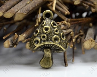 Pilzanhänger, antike Bronze- / Silberlegierung, 18 x 26 mm