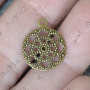 30 pcs bronze Tone Brass flower Pendant Filigree Jewelry Connectors Setting,Connector Findings,Filigree Findings,Flower Filigree