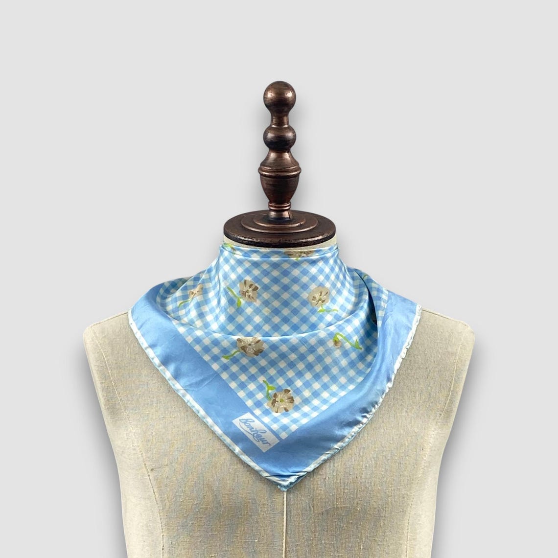 Vintage Bonheur Silk Scarf, Blue Gingham Floral Handkerchief Silk Scarves, Designer Flower Muffler Neck Accessories Checkered Wrap, foto 1 di 5
