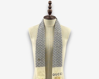 Bufanda de seda vintage Gucci de los años 90, estola de seda Gucci, bufanda con dobladillo enrollado a mano Gucci, accesorios para el cuello, bufandas de seda
