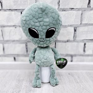 Gefüllte olivgrüne Alien Plüschtiere 13 &quot;Vintage Stofftiere Alien Plüschpuppe Sammlerstück Plüschpuppe Kinder Spielzeug