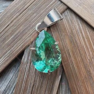 Certified 28.00 Ct+ Natural Emerald 925 Solid Silver Pear Cut Pendant Gemstone For Jewelry Making