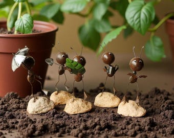 Figuras de hormigas de hierro escandinavas: detalles divertidos para la decoración del hogar