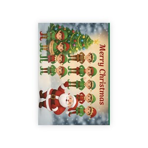 Puede incluir: Tarjeta navideña con Papá Noel, elfos y un árbol de Navidad. La tarjeta tiene el texto "Merry Christmas". Los elfos visten trajes verdes y rojos. El fondo tiene un efecto de nieve.