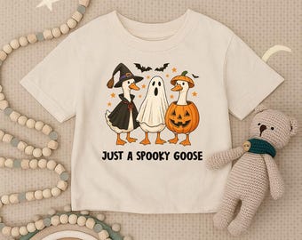 Nur ein gruseliges Gans Kleinkind Shirt, Kinder Halloween Shirt, Säugling Kürbis Geist T-Shirt, lustige Hexe Gans Herbst Outfit, süßes Süßes oder Saures Shirt