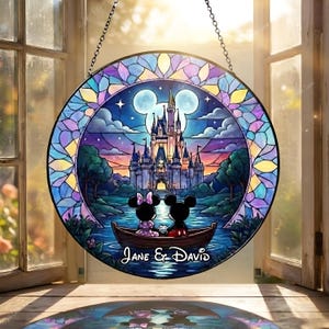 Personlig Musse Pigg solfångare i målat glas, anpassad parnamn Disney solfångare, Musse och Mimmi solfångare