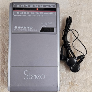 SANYO RP 50 Fm Am Portable Transistor RADIO