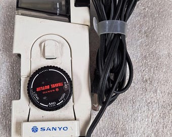 Vintage SANYO Travel Bulter compacte strijkijzer met ingebouwd sproeier A201N