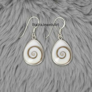 Vintage Operculum Jewelry - Etsy display picture 1