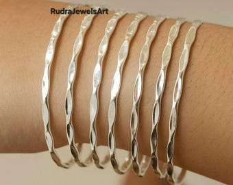 Conjunto de 7 brazaletes de plata de ley, pulseras apilables con textura martillada, joyería minimalista de plata hecha a mano, regalo para ella, conjunto de 7 brazaletes