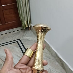 Canne de marche vintage avec manche en laiton - Bâton en bois de style ancien gravé, canne classique à dessus en laiton pour collectionneur ONLY HANDLE