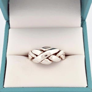 Unique Ladies 4C1 Puzzle Ring