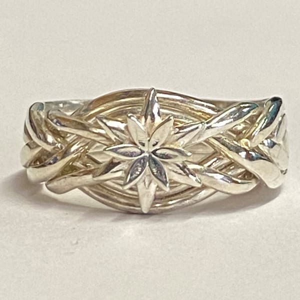Ladies 6 Band North Star Puzzle Ring