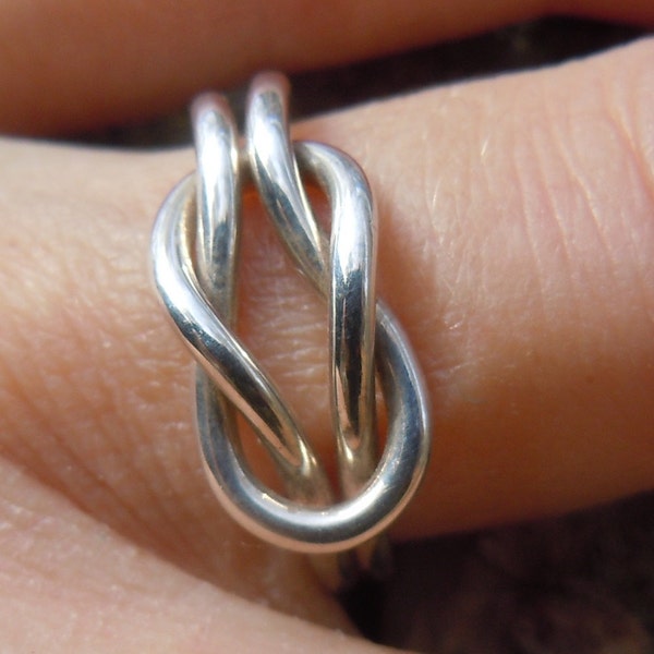 Ladies' Knot Ring in Sterling Silver, Gold, or Platinum 2K2
