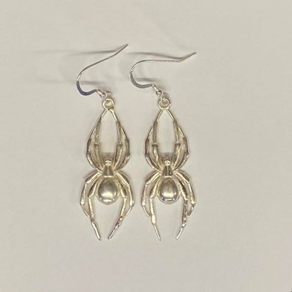Orecchini a forma di ragno e ragnatela in argento massiccio, orecchini ipoallergenici per Halloween, regali spettrali per lei, gioielli gotici, argento sterling - Italia