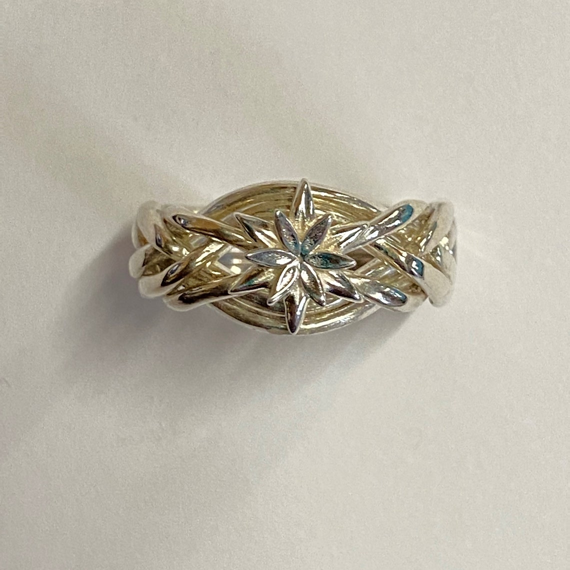 Ladies 6 Band North Star Puzzle Ring - Etsy