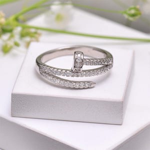 Silberfarbener Ring | 925 Sterling Silber Pave CZ Nagelring | Moderne minimalistischen Statement Ring | Geschenk für Sie | Vergoldeter Nagelwickelring