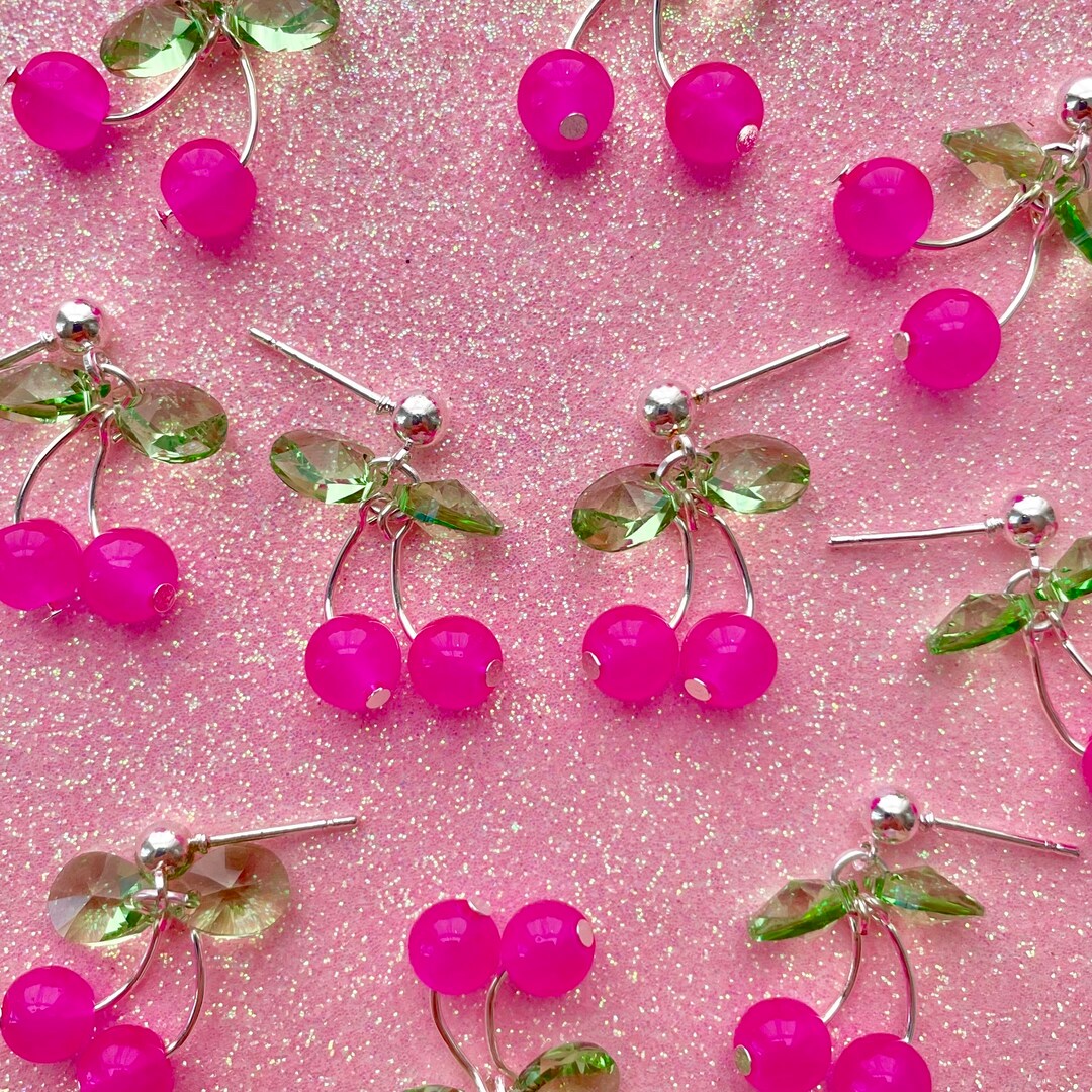 SMALL GLASS BEAD HOOP EARRINGS - ICE PINK