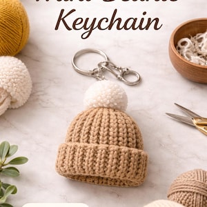 Patroon gehaakte muts sleutelhanger | Mini-amigurumimuts met pompom en manchet | pdf voor beginners