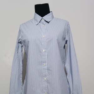 Uniqlo Women&#39;s Blue Striped Shirt Size M