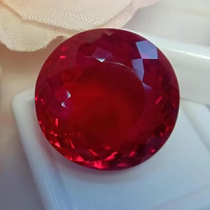 Från Mogok Flawless Pigeon Blood Ruby Certified 48-50 Ct Utmärkt Rundslipad Naturlig Röd Ädelsten för Fina Smyckenstillverkning Ädelsten SS259