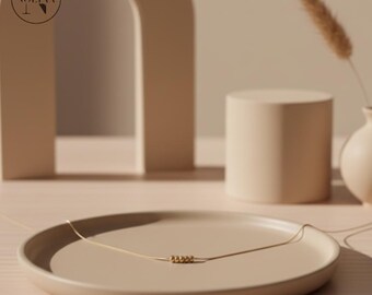 Collar minimalista de cuentas pequeñas de oro | Collar delicado con capas | Collar para el Día de la Madre | Joyería delicada para bodas